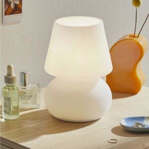 Small white lamp - urban outfitters - like new